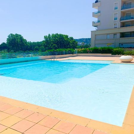 1 Bedroom Sea View, Swimming Pool, Beach On Foot, Parking Antibes Kültér fotó